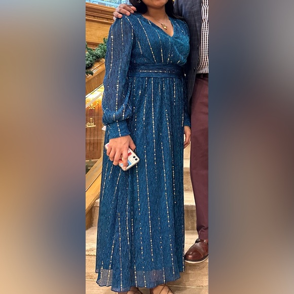 Summer Long Evening Gown in Teal Size 6 - Picture 4 of 4